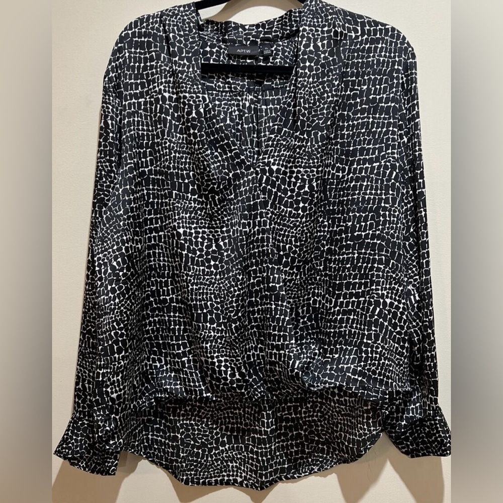 Apt.9  Animal print Blouse SZ Large